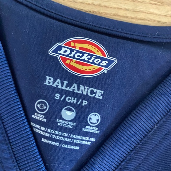 Scrubs - Picture 2 of 8